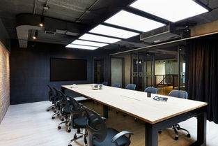 合肥傳媒公司辦公室裝修設(shè)計(jì)在工廠風(fēng)基礎(chǔ)上增添潮流感